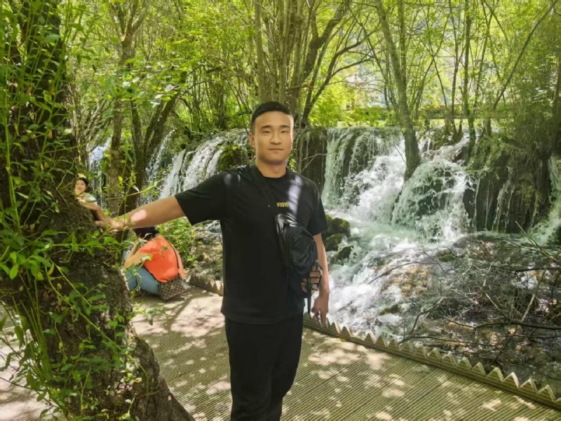 不管多累的第一张照片--乌鲁木齐相亲服务中心