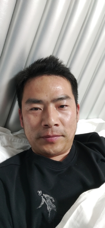 携手共进的第一张照片--乌鲁木齐相亲服务中心