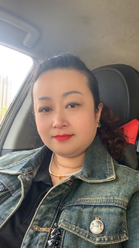 云中的蝶的第一张照片--乌鲁木齐相亲服务中心